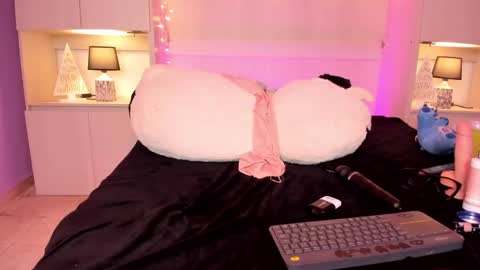V I C K Y online show from 12/14/24, 02:01