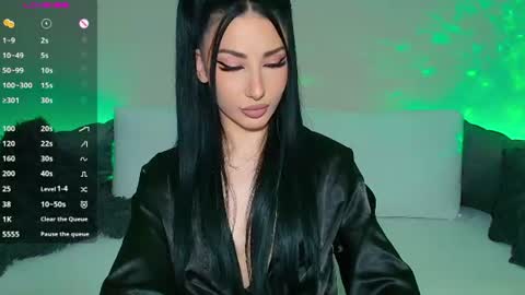 Snapshot of vickyboo chatting on 06/19/26, 12:59 Vicky Boo online show from 06/19/26, 12:59