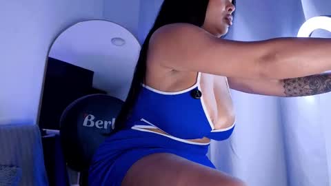 Snapshot of vickygrey1 chatting on 10/02/25, 06:59 Vicky Greys online show from 10/02/25, 06:59