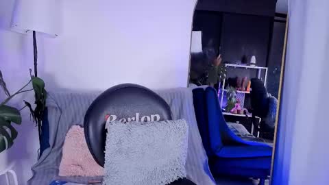 Snapshot of vickygrey1 chatting on 10/15/25, 06:08 Vicky Greys online show from 10/15/25, 06:08