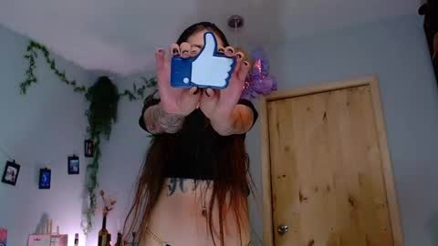 Snapshot of vickyjackson_ chatting on 11/05/25, 06:30 Victoria online show from 11/05/25, 06:30