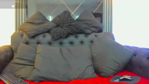 Vicky online show from 06/19/26, 08:12