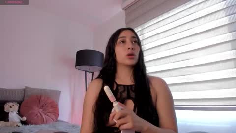 Victoria  online show from 11/30/25, 01:37