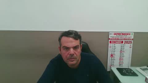 Snapshot of vicopa85 chatting on 12/17/25, 04:02 vicopa85 online show from 12/17/25, 04:02