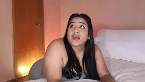 Snapshot of vicserna chatting on 11/27/25, 11:51 Victoria Serna online show from 11/27/25, 11:51