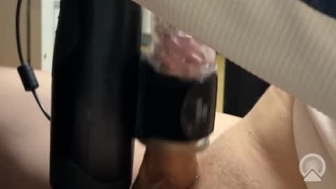 Snapshot of victoire84665212 chatting on 12/14/25, 04:23 victoire84665212 online show from 12/14/25, 04:23