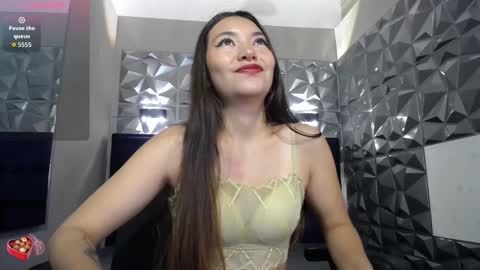 Victoria  online show from 10/13/25, 02:44