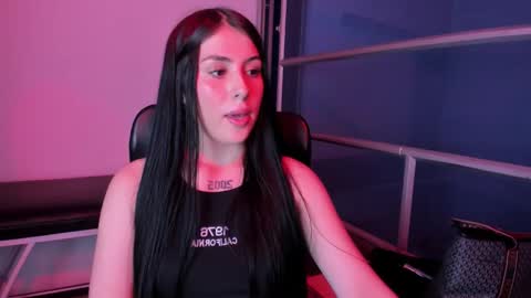 Snapshot of victoria_14_ chatting on 01/16/26, 01:42 Victoria online show from 01/16/26, 01:42