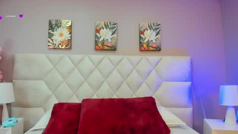 victoria__lee_ online show from 05/19/26, 04:30