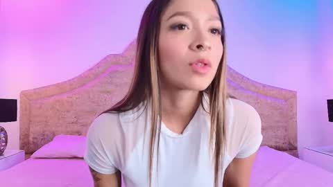 Snapshot of victoria_adams14 chatting on 11/03/25, 03:30 Victoria for you online show from 11/03/25, 03:30
