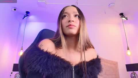 Snapshot of victoria_adams14 chatting on 11/08/25, 05:07 Victoria for you online show from 11/08/25, 05:07