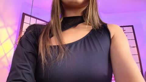 Snapshot of victoria_adams14 chatting on 11/12/25, 07:09 Victoria for you online show from 11/12/25, 07:09