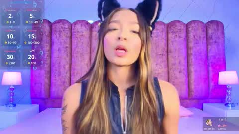 Snapshot of victoria_adams14 chatting on 11/19/25, 03:06 Victoria for you online show from 11/19/25, 03:06