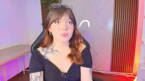 Snapshot of victoria_adams14 chatting on 03/02/26, 04:14 Victoria for you online show from 03/02/26, 04:14