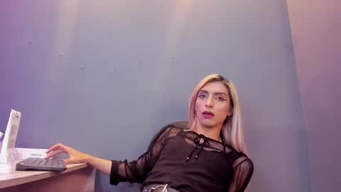 Snapshot of victoria_badgal chatting on 12/05/24, 09:39 Victoria online show from 12/05/24, 09:39