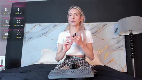 Snapshot of victoria_badgal chatting on 02/06/25, 05:09 Victoria online show from 02/06/25, 05:09