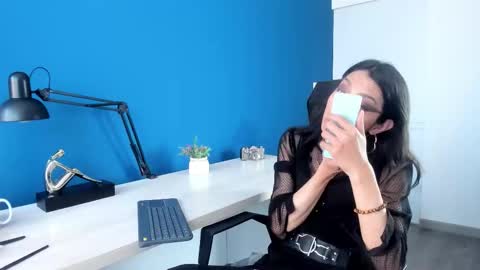 Snapshot of victoria_badgal chatting on 12/15/25, 03:05 Victoria online show from 12/15/25, 03:05