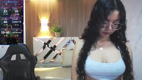victoria_castillo_b online show from 11/12/25, 03:18