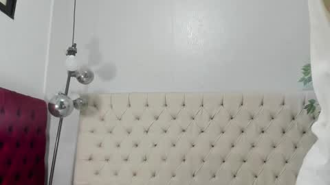 Victoria online show from 12/19/24, 06:01