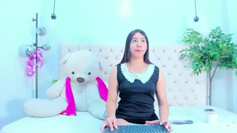 Snapshot of victoria_colemann chatting on 11/28/25, 07:16 Victoria online show from 11/28/25, 07:16