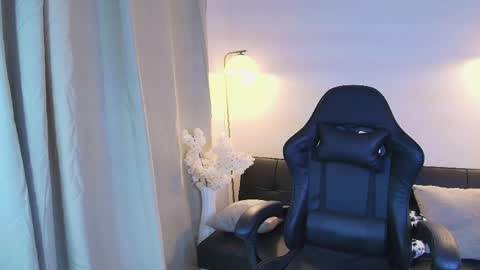 Victoria Collins online show from 04/28/26, 03:28