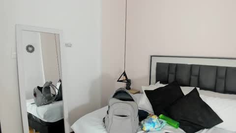 Snapshot of victoria_cooper3 chatting on 11/27/25, 09:55 valentina online show from 11/27/25, 09:55