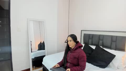 Snapshot of victoria_cooper3 chatting on 11/30/25, 09:24 valentina online show from 11/30/25, 09:24