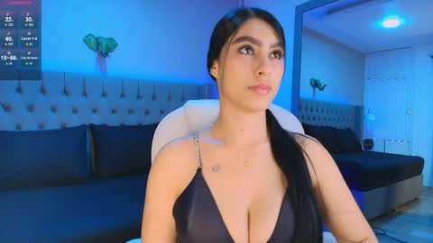 Snapshot of victoria_ellington chatting on 06/08/26, 11:32 online show from 06/08/26, 11:32