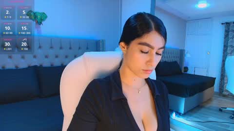 Snapshot of victoria_ellington chatting on 06/09/26, 11:33 online show from 06/09/26, 11:33