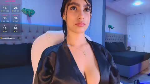 Snapshot of victoria_ellington chatting on 06/12/26, 11:31 online show from 06/12/26, 11:31