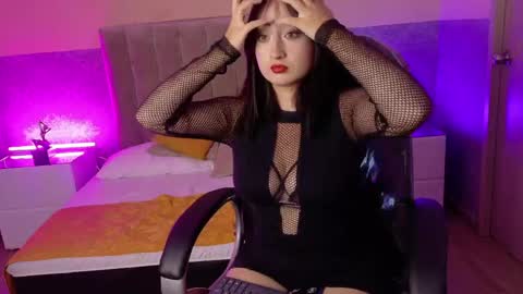 Snapshot of victoria_fairies chatting on 04/30/26, 12:22 Victoria online show from 04/30/26, 12:22