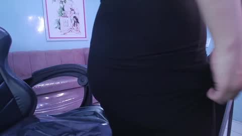 Snapshot of victoria_hernandez_t chatting on 09/18/25, 01:35 Victoria online show from 09/18/25, 01:35