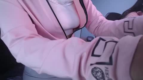 Snapshot of victoria_hernandez_t chatting on 09/24/25, 12:52 Victoria online show from 09/24/25, 12:52