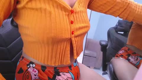 Snapshot of victoria_hernandez_t chatting on 10/07/25, 12:46 Victoria online show from 10/07/25, 12:46