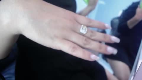 Snapshot of victoria_hernandez_t chatting on 11/01/25, 01:02 Victoria online show from 11/01/25, 01:02