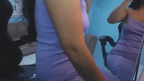 Snapshot of victoria_hernandez_t chatting on 11/13/25, 01:43 Victoria online show from 11/13/25, 01:43