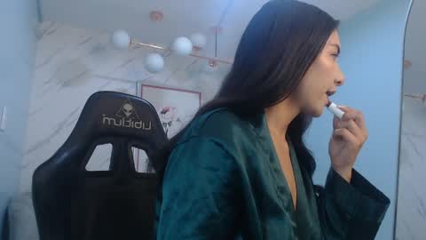 Victoria online show from 04/24/26, 01:46
