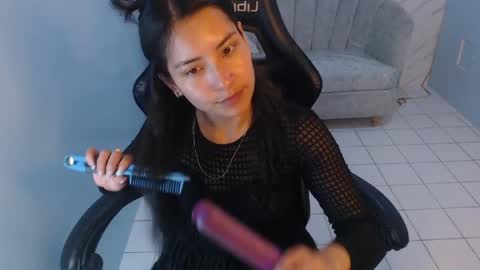 Victoria online show from 05/01/26, 01:48