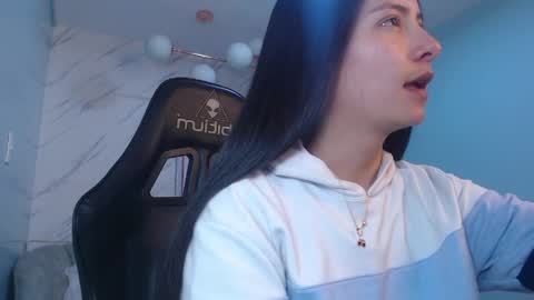 Victoria online show from 05/11/26, 01:17