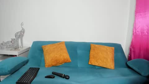 Victoria  online show from 12/13/25, 07:53