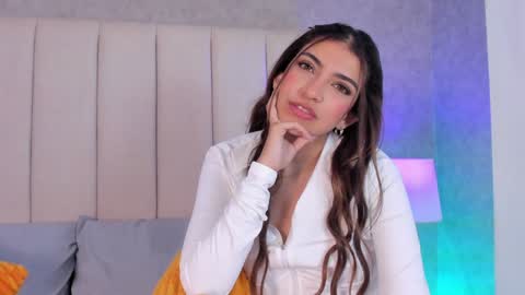 Snapshot of victoria_joliegb chatting on 12/19/24, 12:56 Victoria Lozano online show from 12/19/24, 12:56