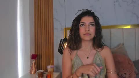 Snapshot of victoria_joliegb chatting on 01/28/25, 06:49 Victoria Lozano online show from 01/28/25, 06:49