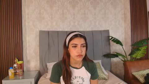 Snapshot of victoria_joliegb chatting on 02/27/25, 12:45 Victoria Lozano online show from 02/27/25, 12:45