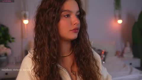 Snapshot of victoria_karma chatting on 09/18/25, 10:39       online show from 09/18/25, 10:39