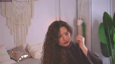 Snapshot of victoria_karma chatting on 09/23/25, 02:42       online show from 09/23/25, 02:42