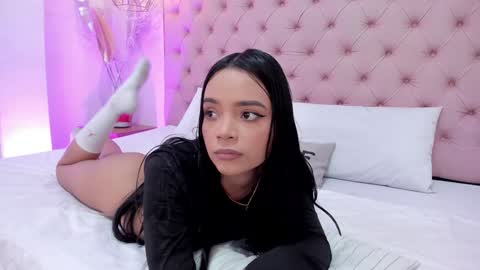 victoria_kitt online show from 01/03/25, 07:07