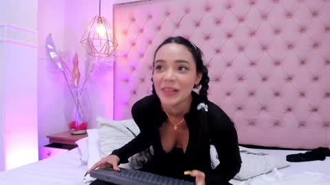 victoria_kitt online show from 01/05/25, 01:13