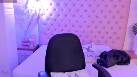 victoria_kitt online show from 09/27/25, 07:08