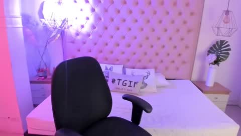 victoria_kitt online show from 10/13/25, 07:03