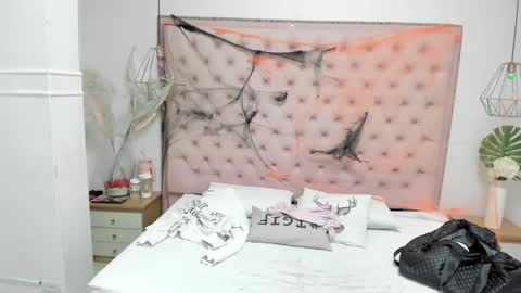 victoria_kitt online show from 10/22/25, 03:12